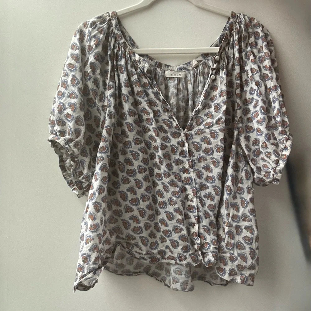 Doen June Top in Sea Salt Bedford Paisley - Picture 3 of 4